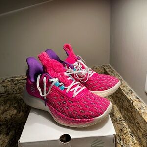 Stephen Curry 9 Sesame Street Athletic Shoes (6Y)